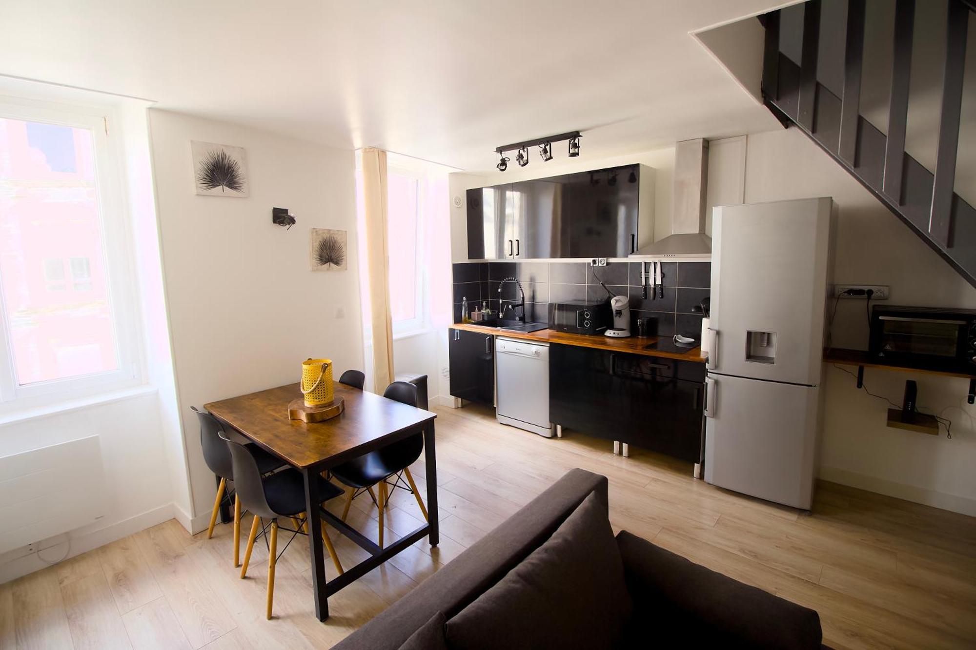 Triplex Lumineux A Cherbourg, Hyper Centre, 2 Pas Du Port & Vie Nocturne, Intendance Luxury Host Exterior foto