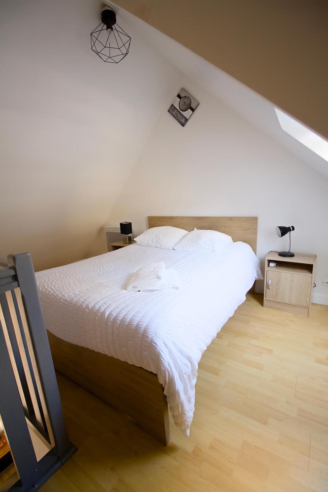 Triplex Lumineux A Cherbourg, Hyper Centre, 2 Pas Du Port & Vie Nocturne, Intendance Luxury Host Exterior foto